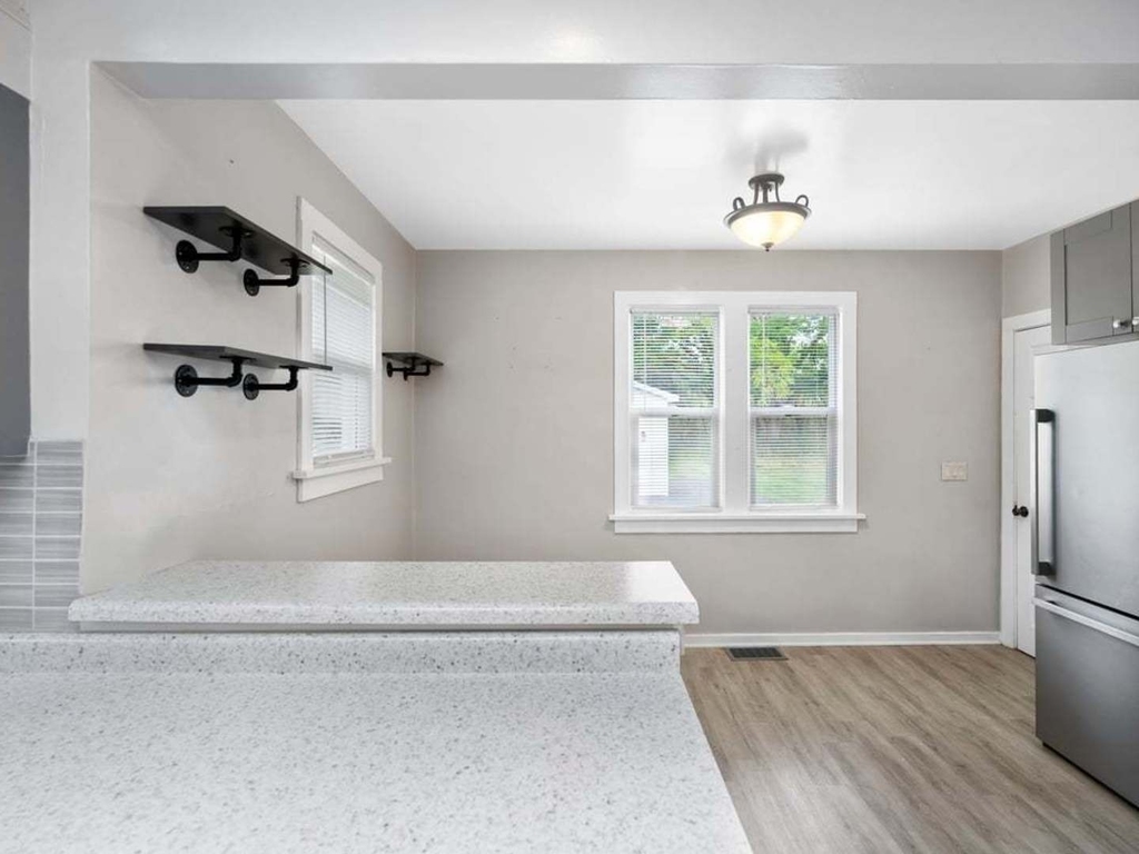 707 Mchenry Avenue - Photo 4
