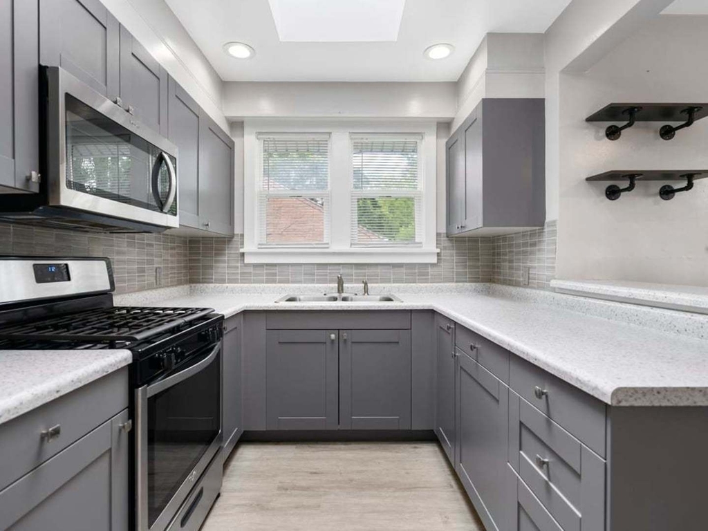 707 Mchenry Avenue - Photo 2