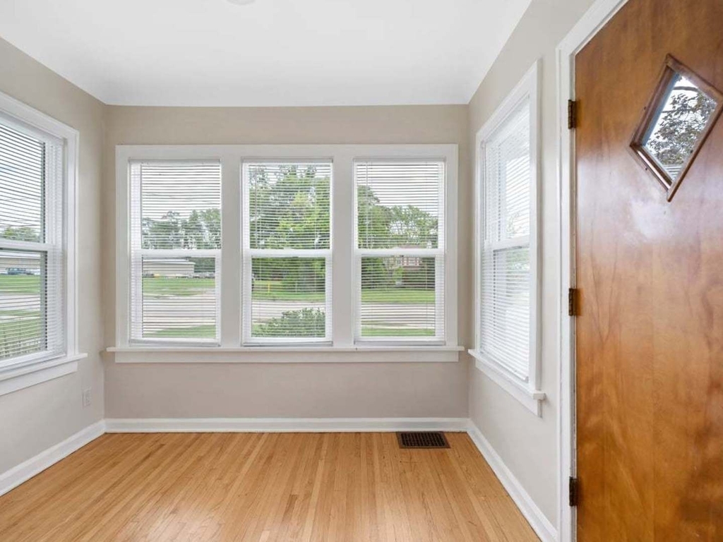 707 Mchenry Avenue - Photo 10
