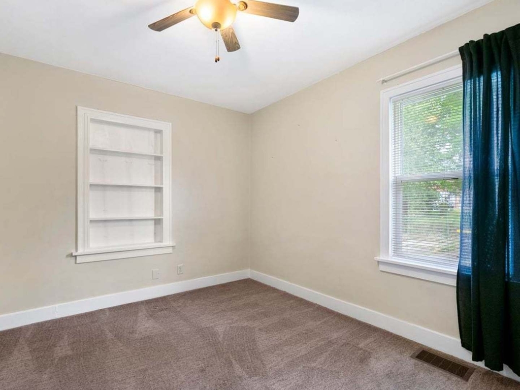 707 Mchenry Avenue - Photo 13