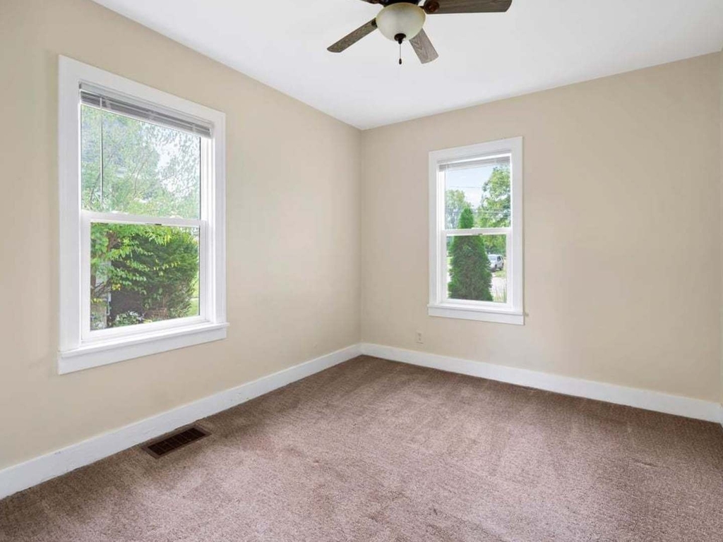 707 Mchenry Avenue - Photo 11