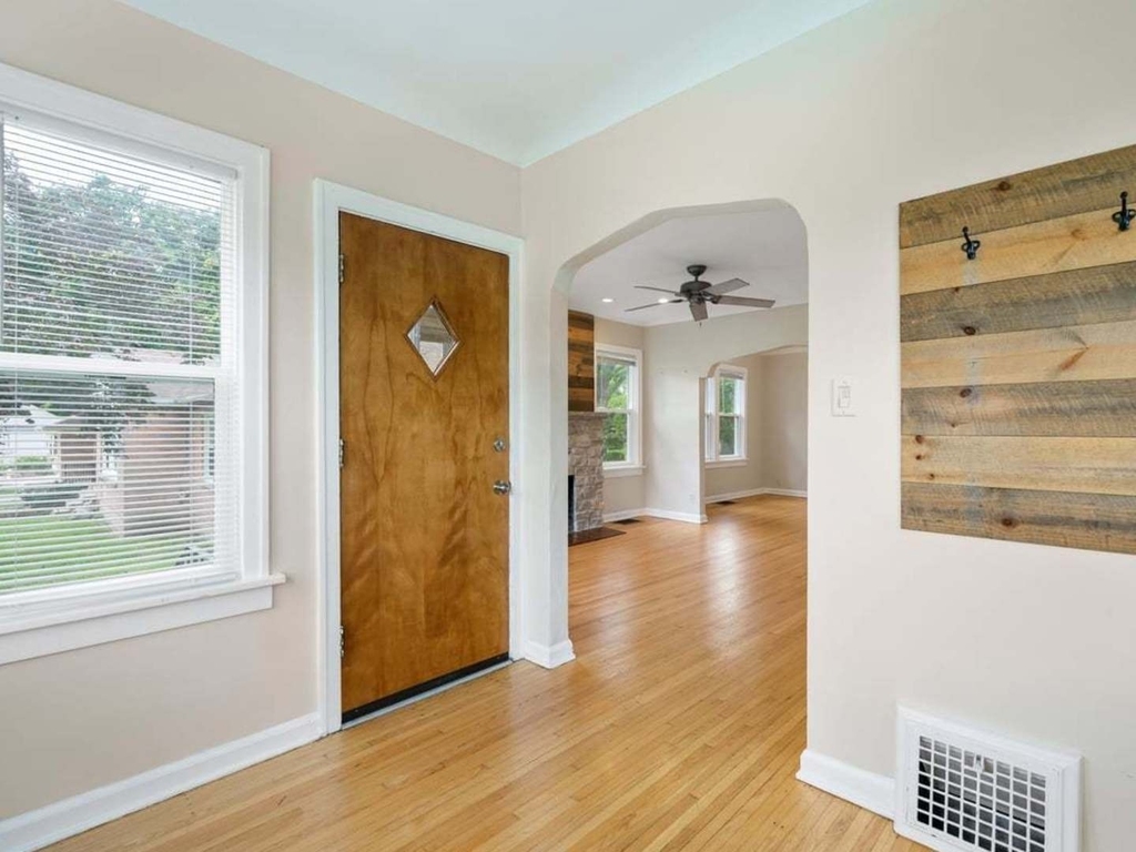 707 Mchenry Avenue - Photo 9