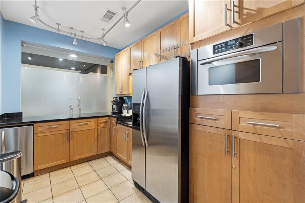 390 17th Street Nw - Photo 18