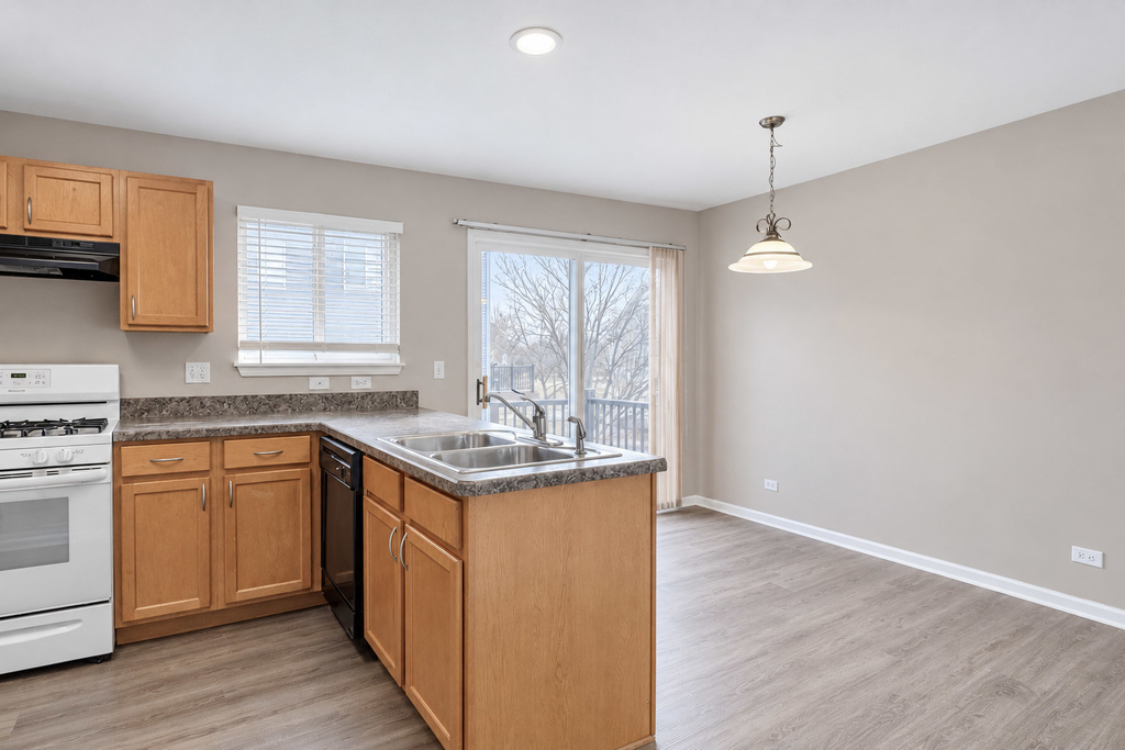 14527 Patriot Square Drive E - Photo 9