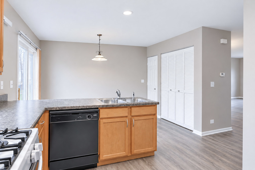 14527 Patriot Square Drive E - Photo 8