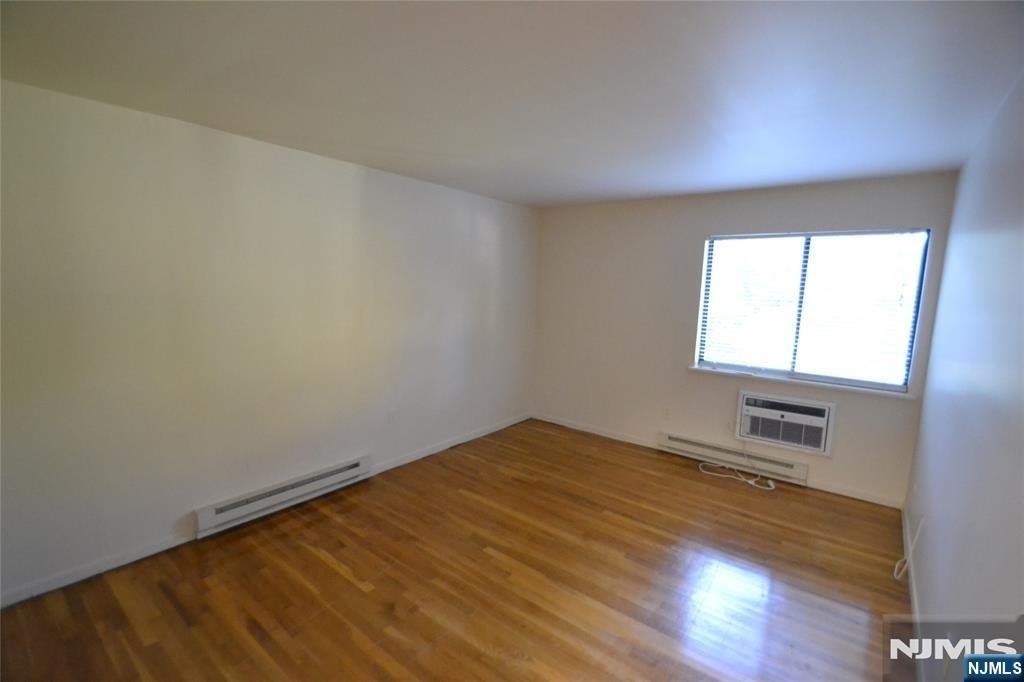 121 Grove - Photo 4