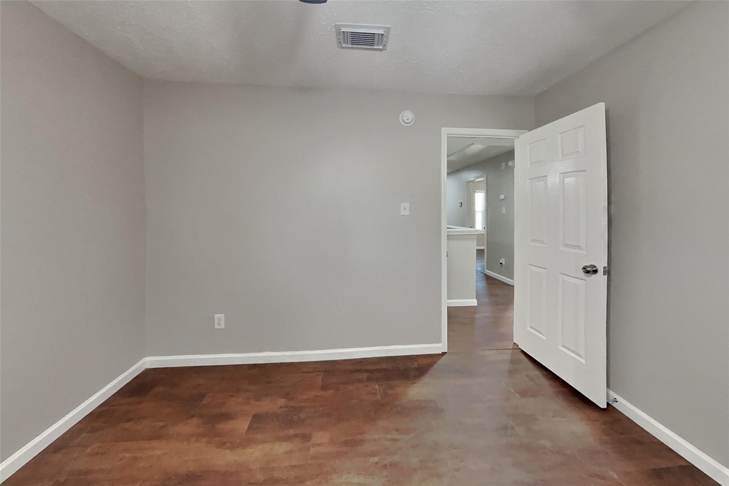1306 Castlemist Drive - Photo 11