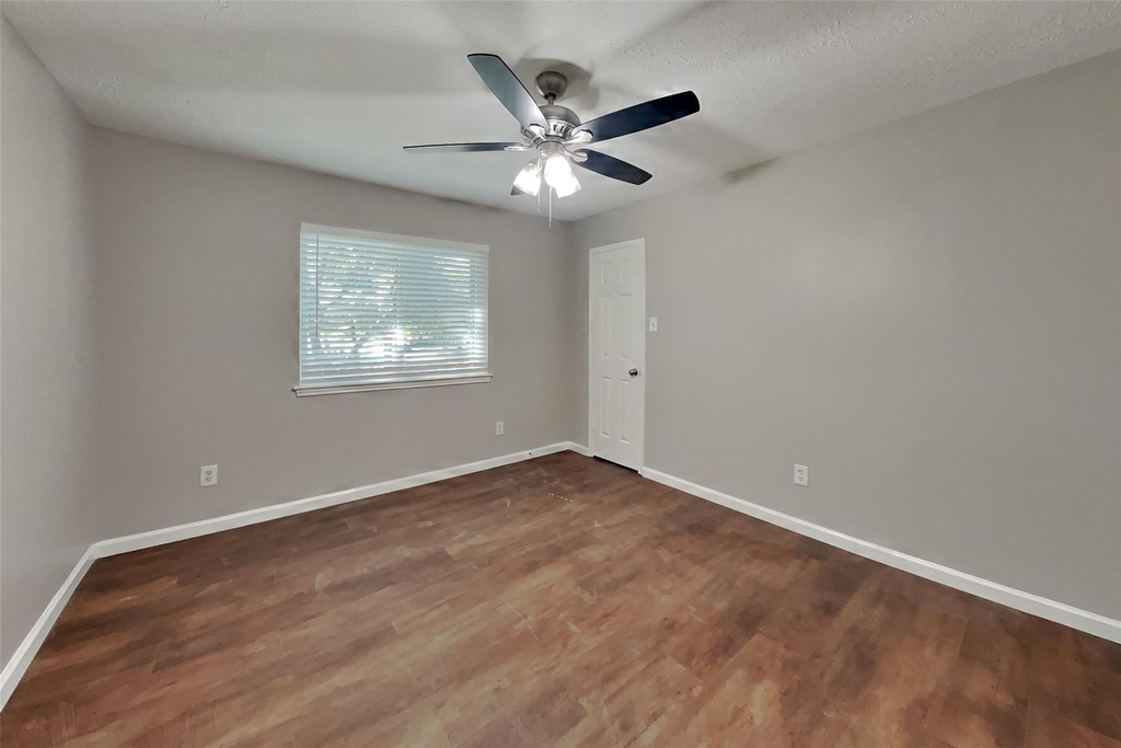 1306 Castlemist Drive - Photo 10