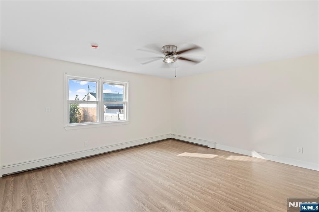 86 Farnham - Photo 9