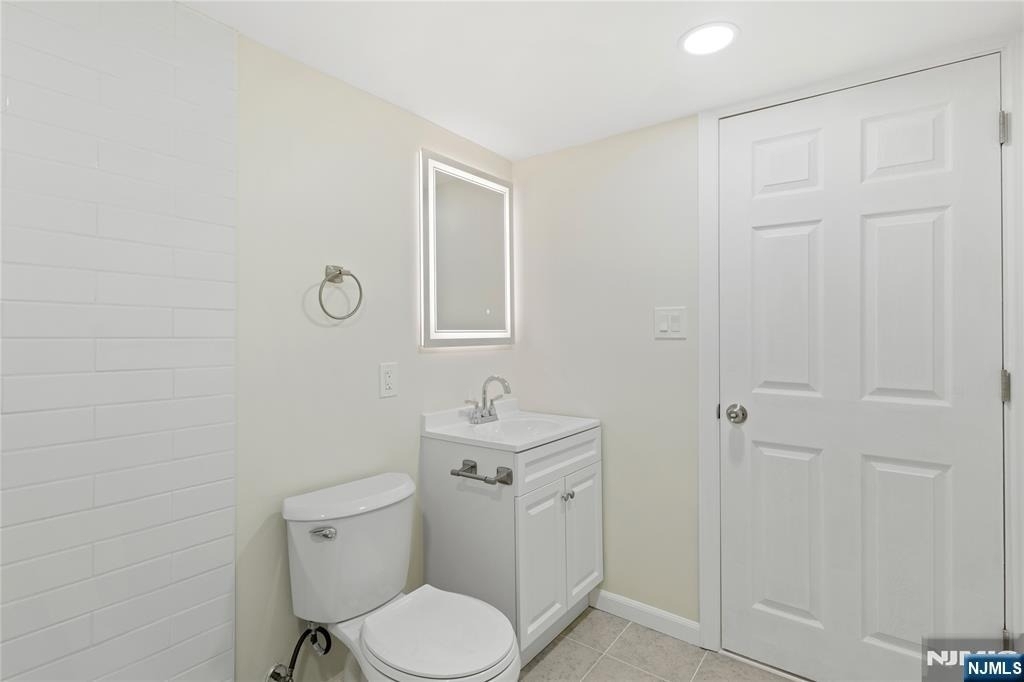 86 Farnham - Photo 16
