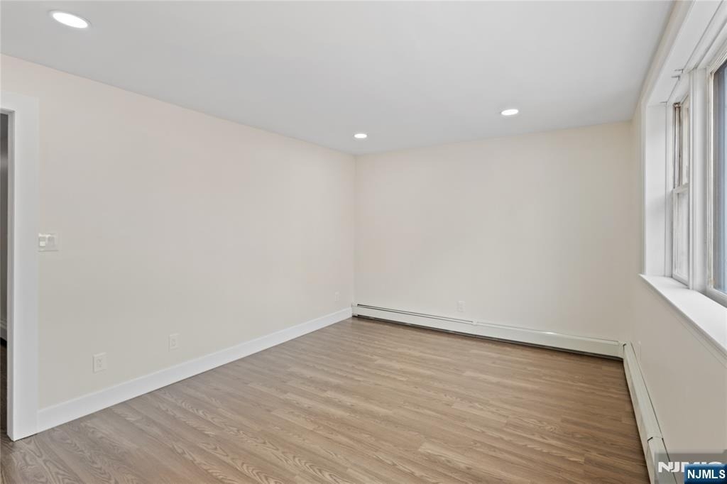 86 Farnham - Photo 10