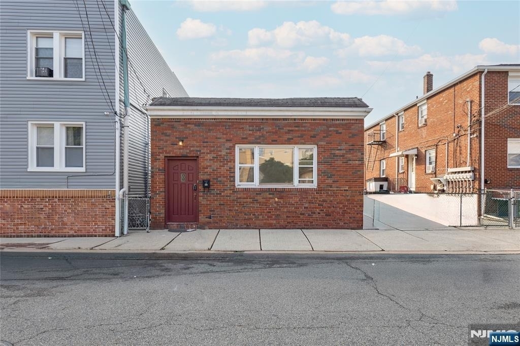 86 Farnham - Photo 22
