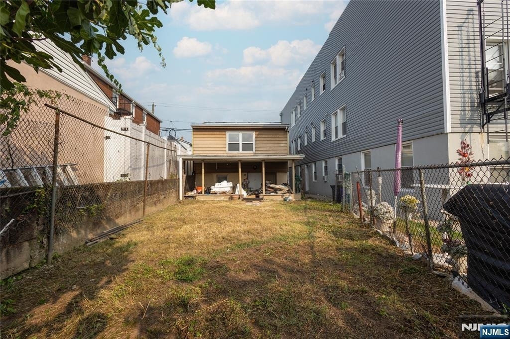 86 Farnham - Photo 23
