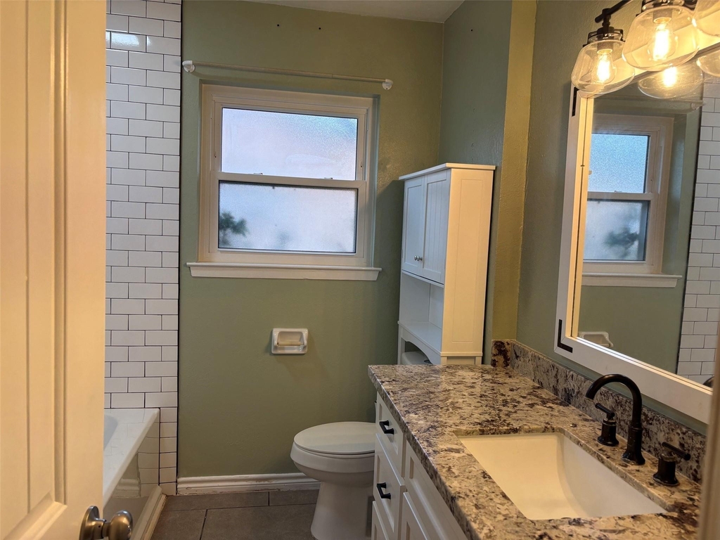 303 Crestwood Street - Photo 5