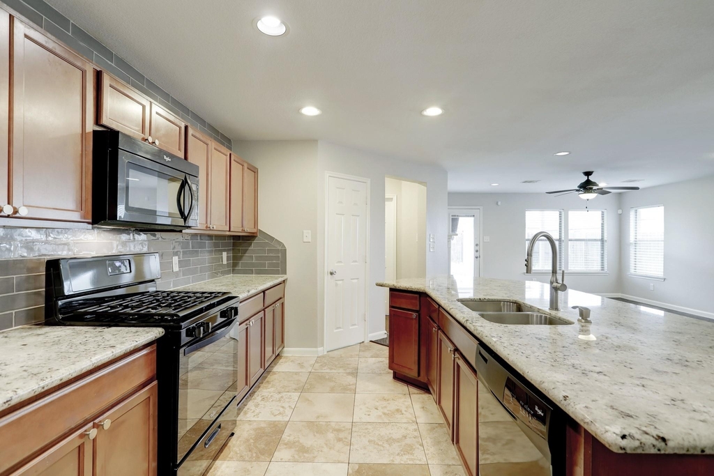 22418 Bellwick Ridge Lane - Photo 10