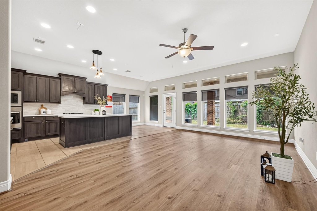 10710 Inverclyde Drive - Photo 8
