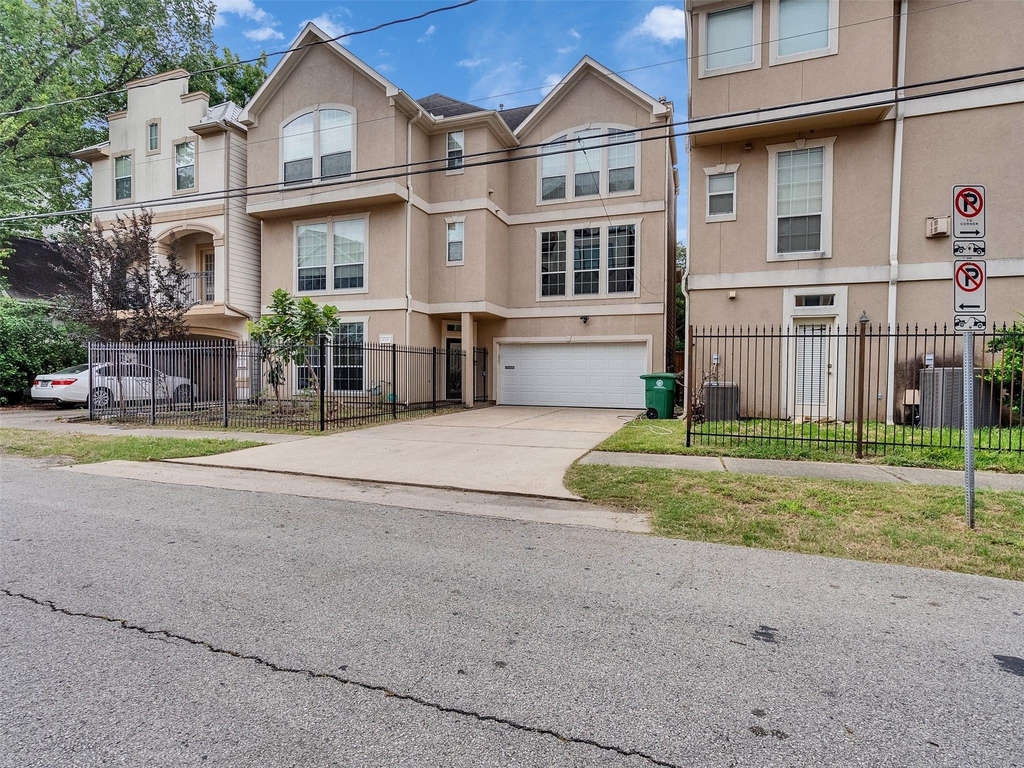 4319 Lillian Street - Photo 0