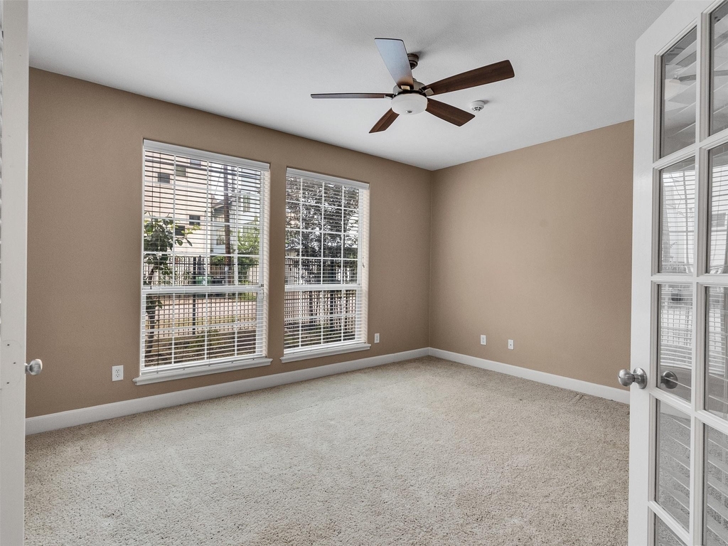 4319 Lillian Street - Photo 4
