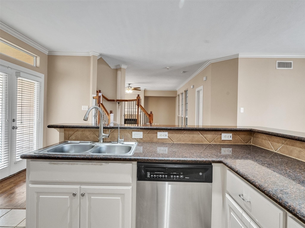 4319 Lillian Street - Photo 18