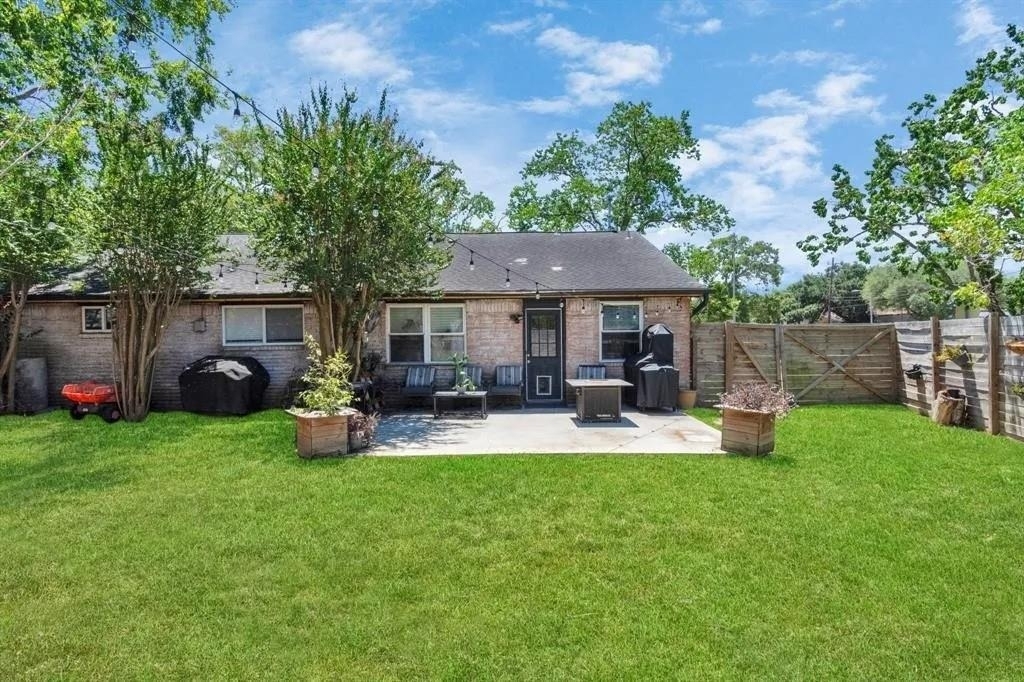 5658 Ludington Drive - Photo 22