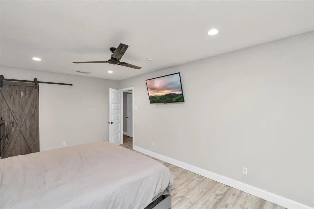 5658 Ludington Drive - Photo 16