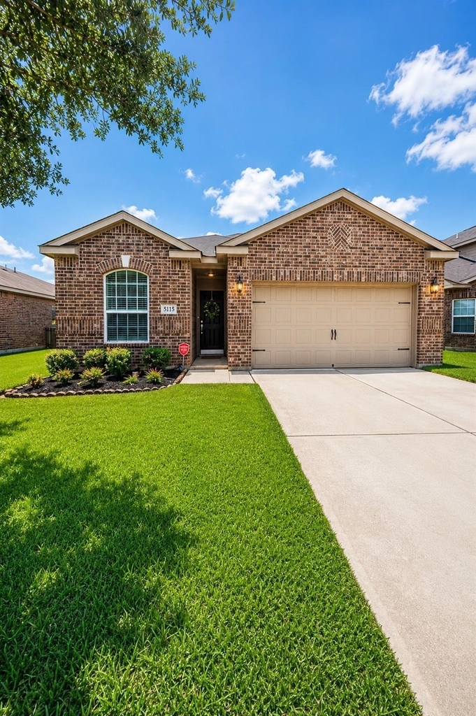 5115 Harbor Palm Drive - Photo 0