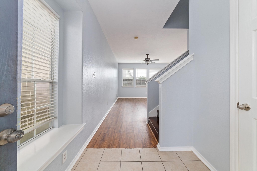 8734 Rainglen Lane - Photo 3