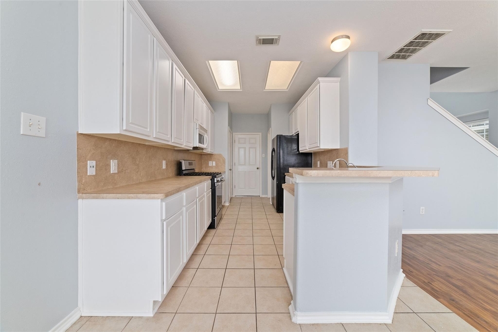 8734 Rainglen Lane - Photo 11