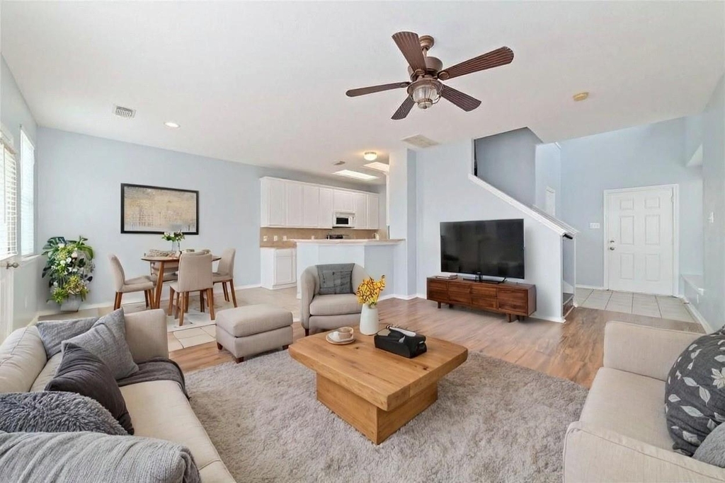 8734 Rainglen Lane - Photo 8