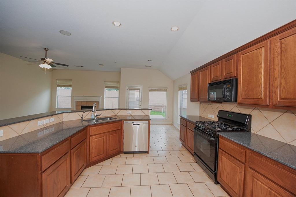 2725 Hidden Landing Drive - Photo 12