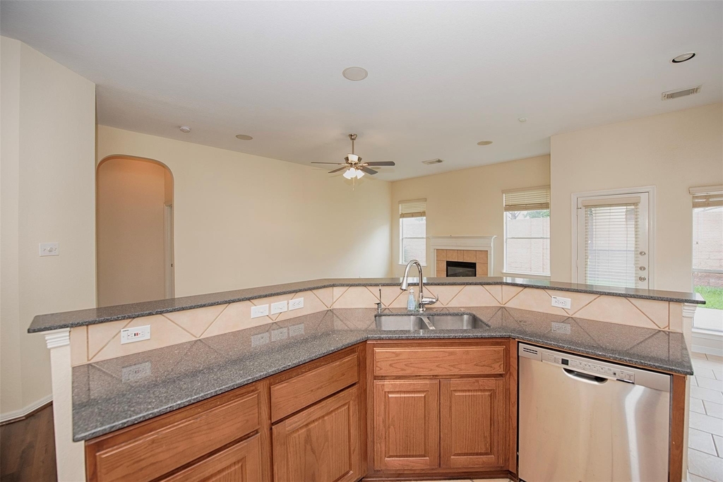 2725 Hidden Landing Drive - Photo 15
