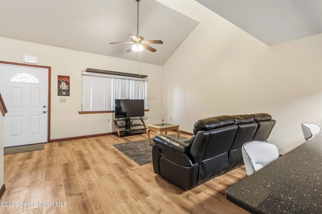 165 Riverside Drive - Photo 4