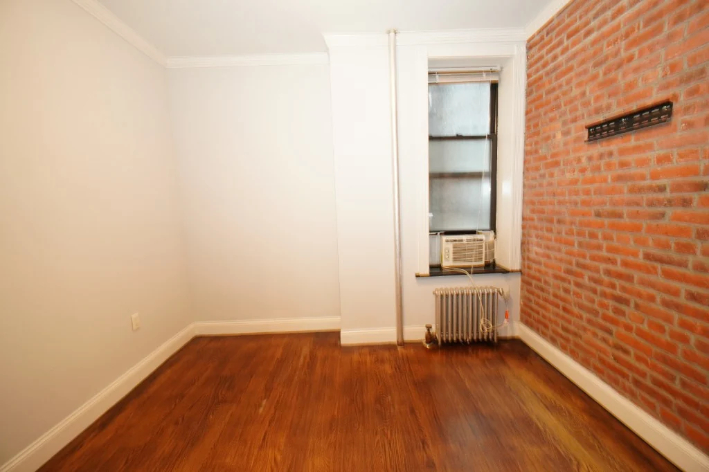 West 52nd Street - Photo 6