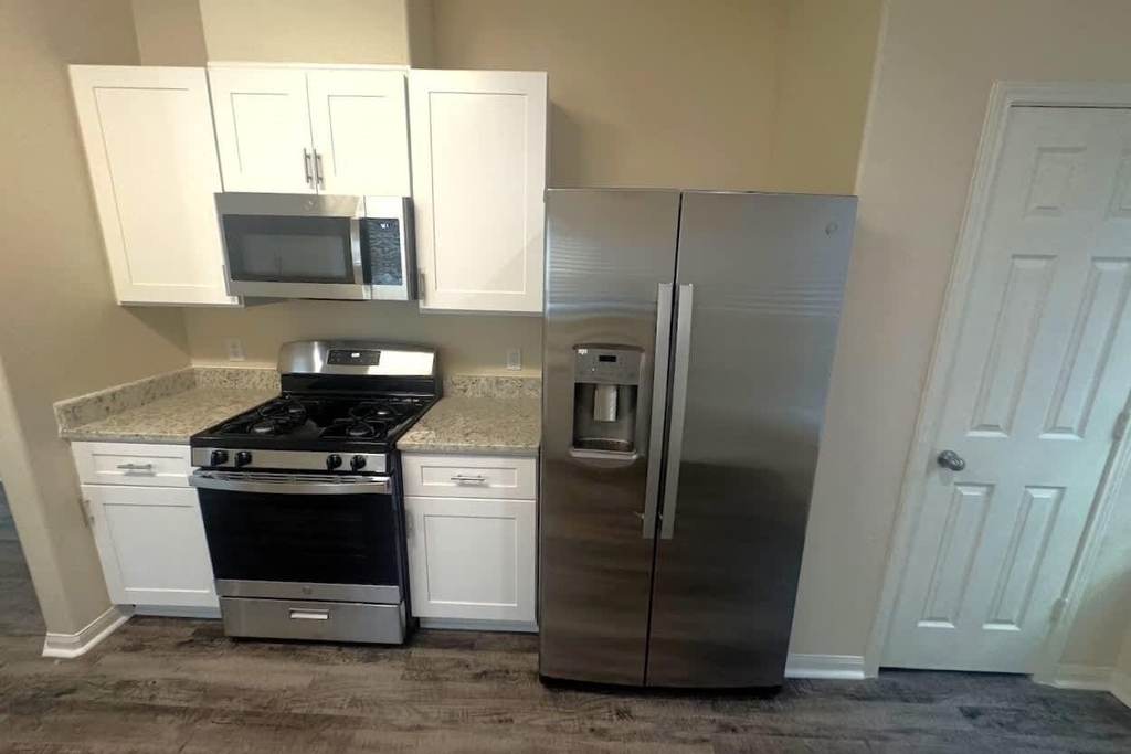 4006 Hawthorne Arbor - Photo 3
