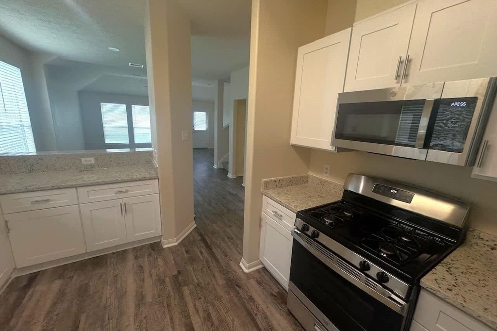 4006 Hawthorne Arbor - Photo 2