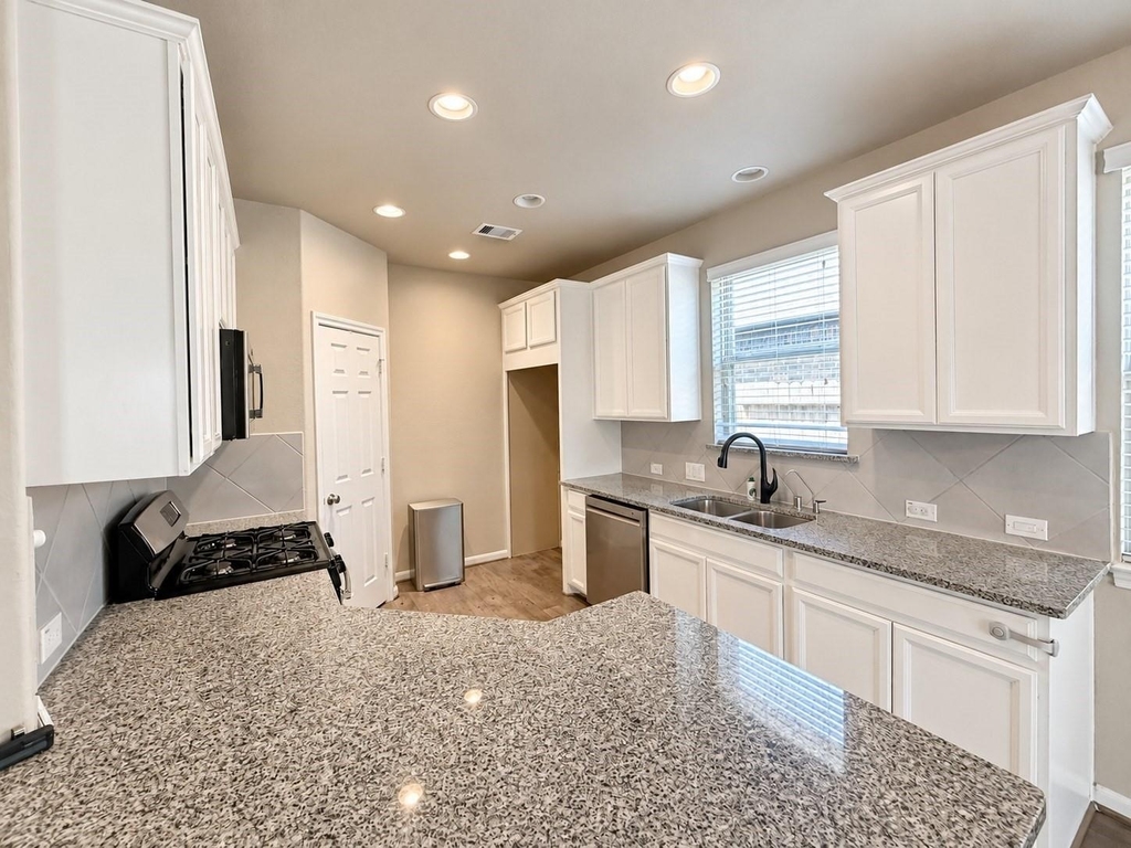 17115 Verde Park Lane - Photo 16