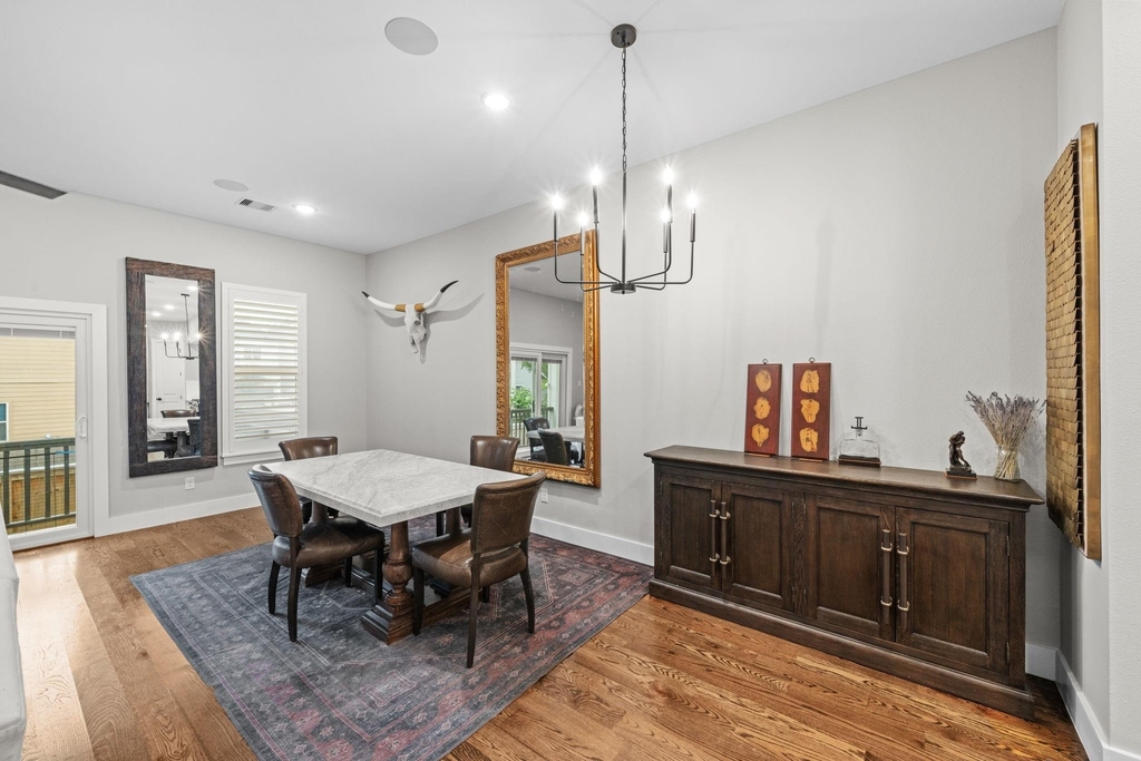 816 E 38th St - Photo 10