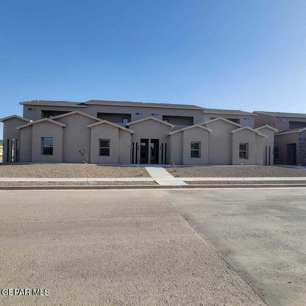 1060 Hoppas Street - Photo 1