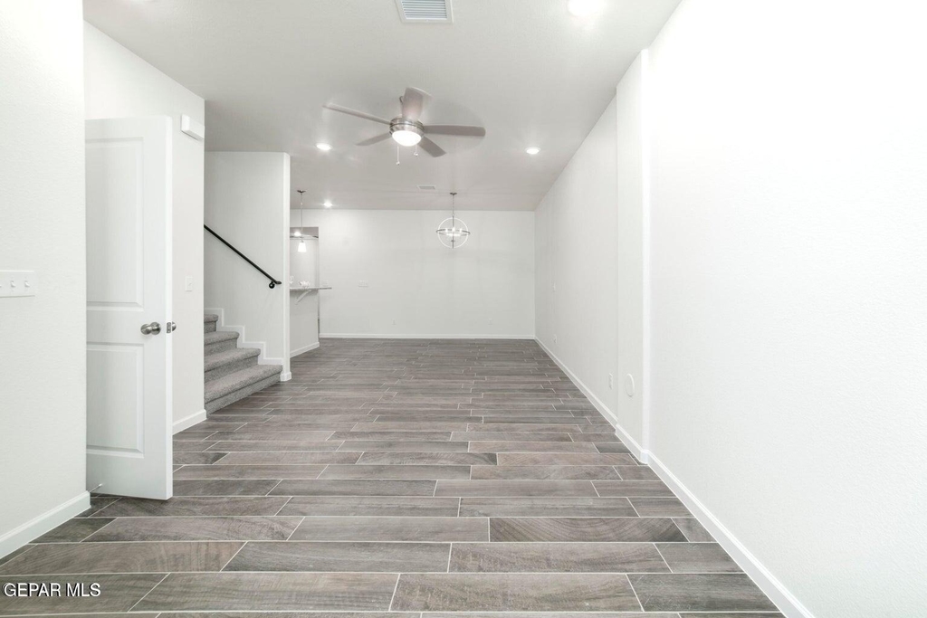 1060 Hoppas Street - Photo 3