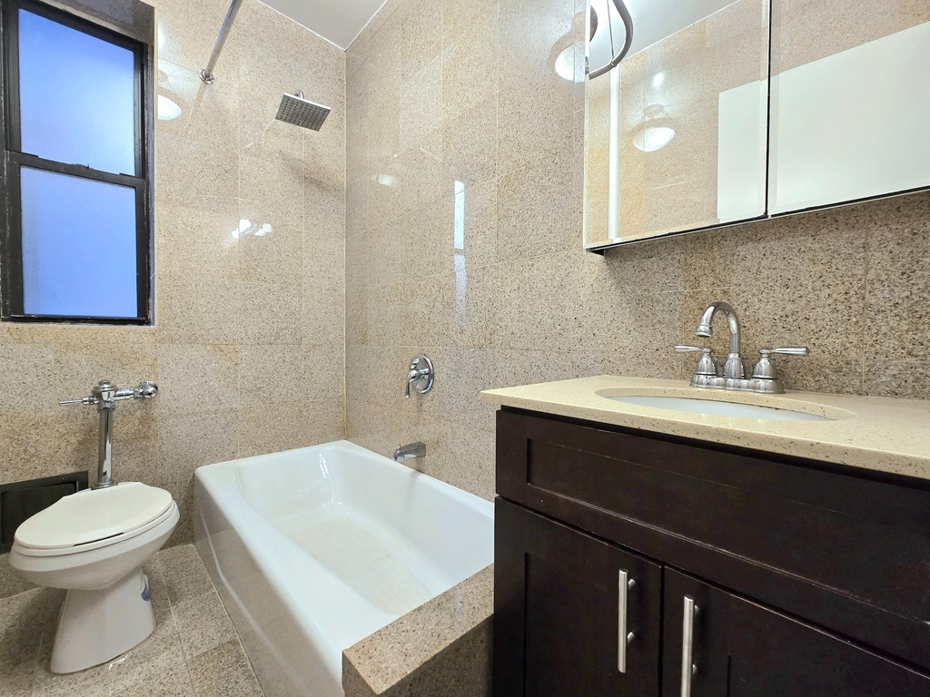 615 Fort Washington Avenue - Photo 4