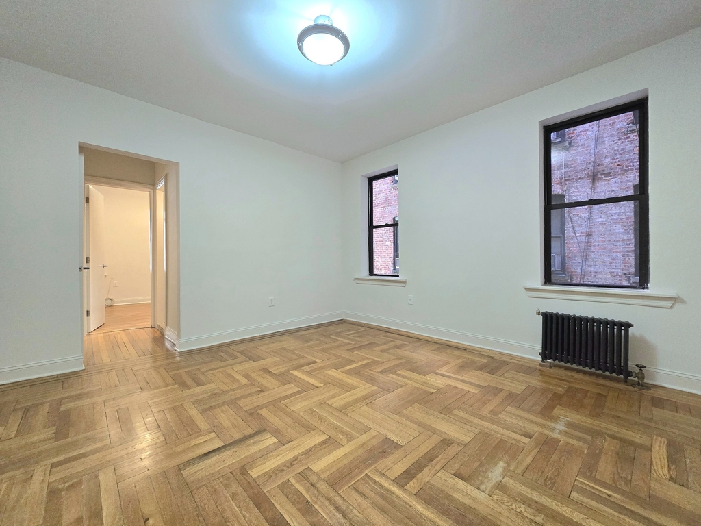 615 Fort Washington Avenue - Photo 1