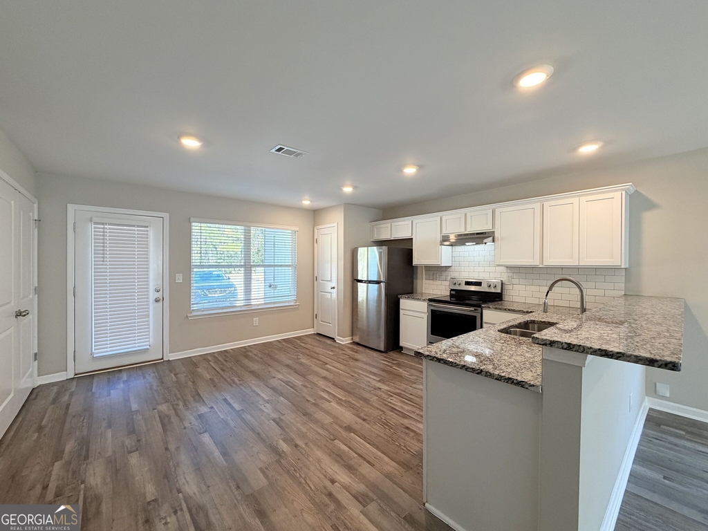 319 Ashigan Street - Photo 2