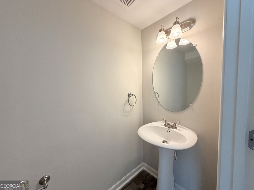 319 Ashigan Street - Photo 16
