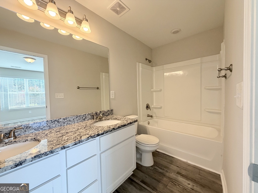 319 Ashigan Street - Photo 8