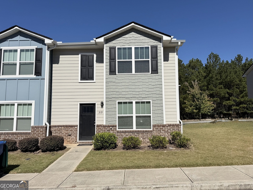 319 Ashigan Street - Photo 0