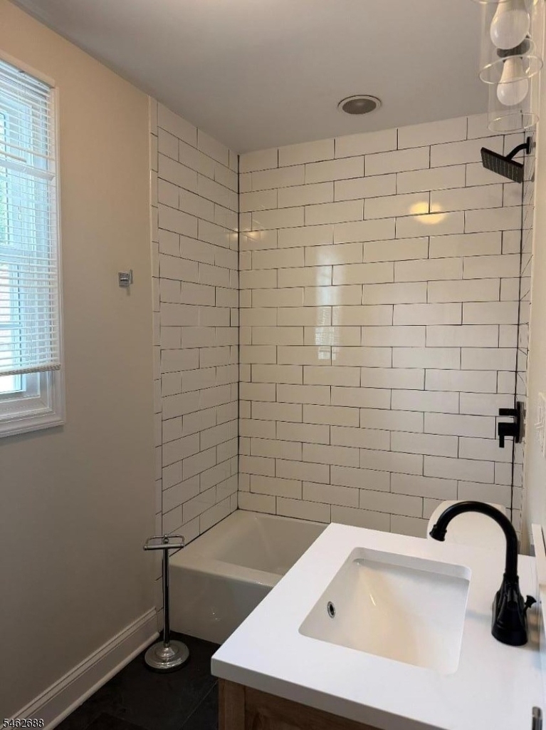 187 North Ave - Fl 1 - Photo 2