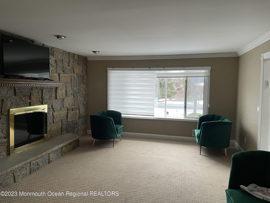 505 Monmouth Road - Photo 4