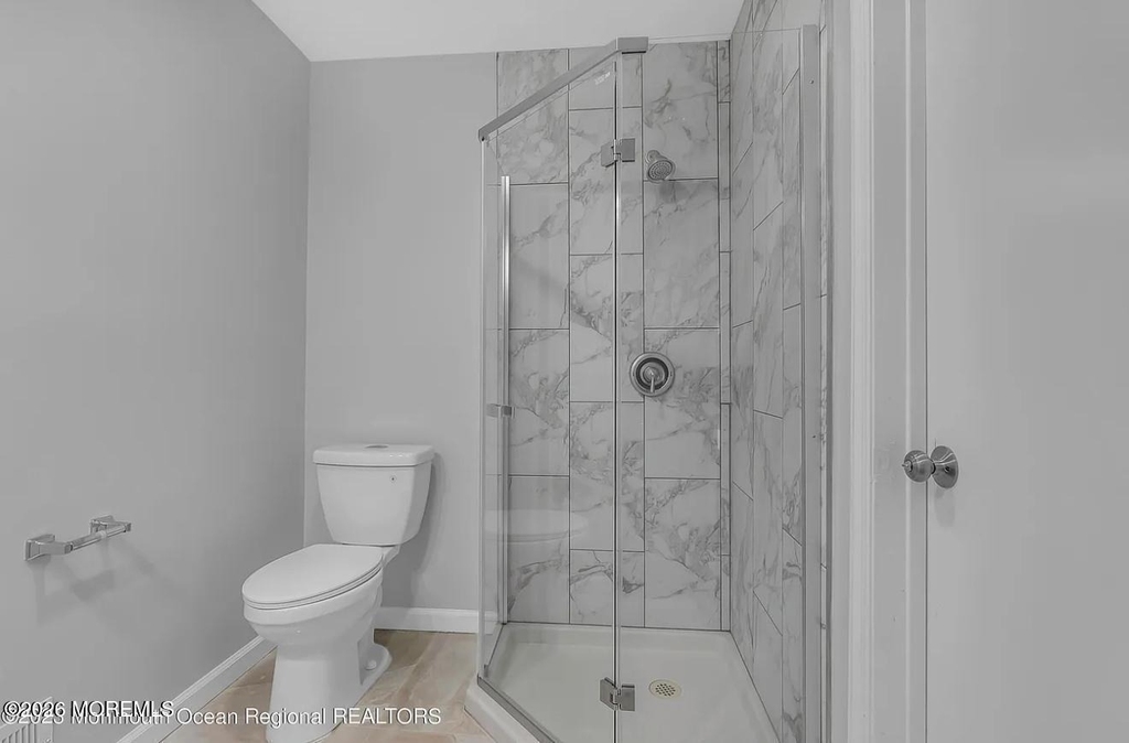821 Bay Avenue - Photo 12
