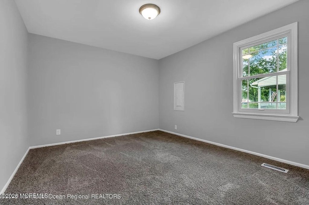 821 Bay Avenue - Photo 20