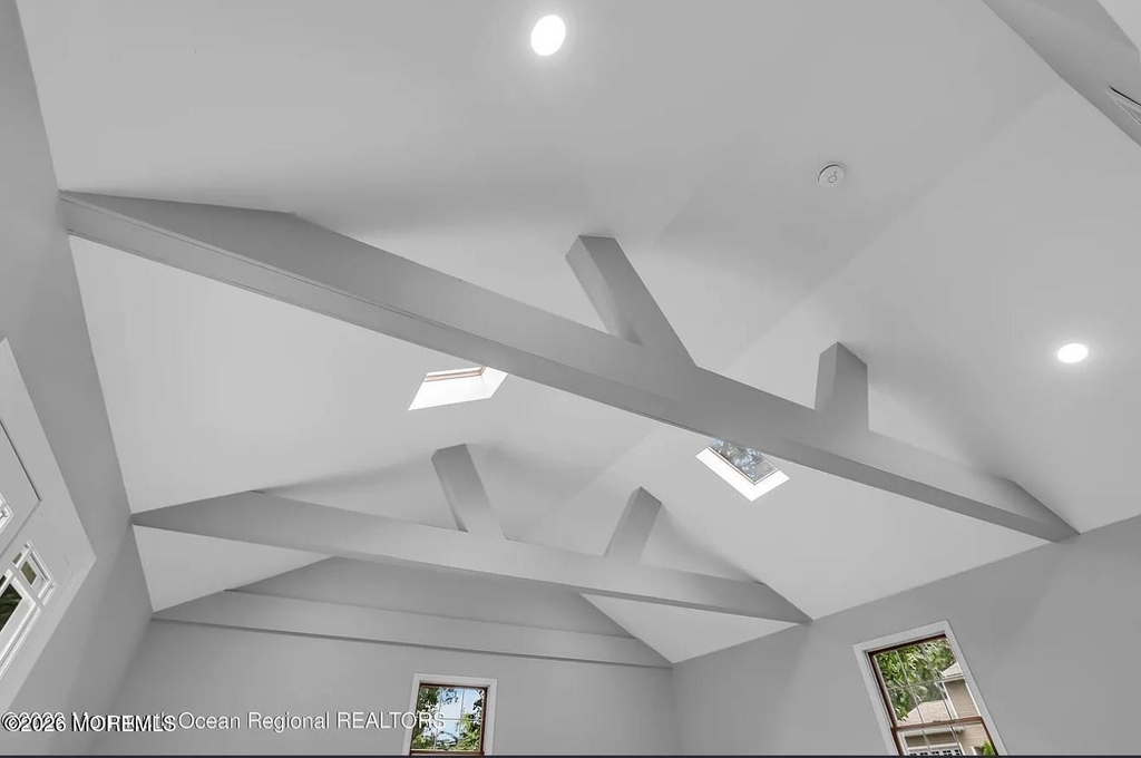821 Bay Avenue - Photo 15